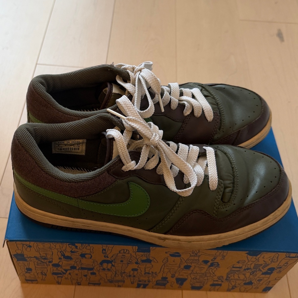 Nike skater shoes in rare green leather!